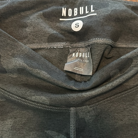 NoBull spandex booty shorts 2” characole camo  - original owner - like new - Picture 3 of 3